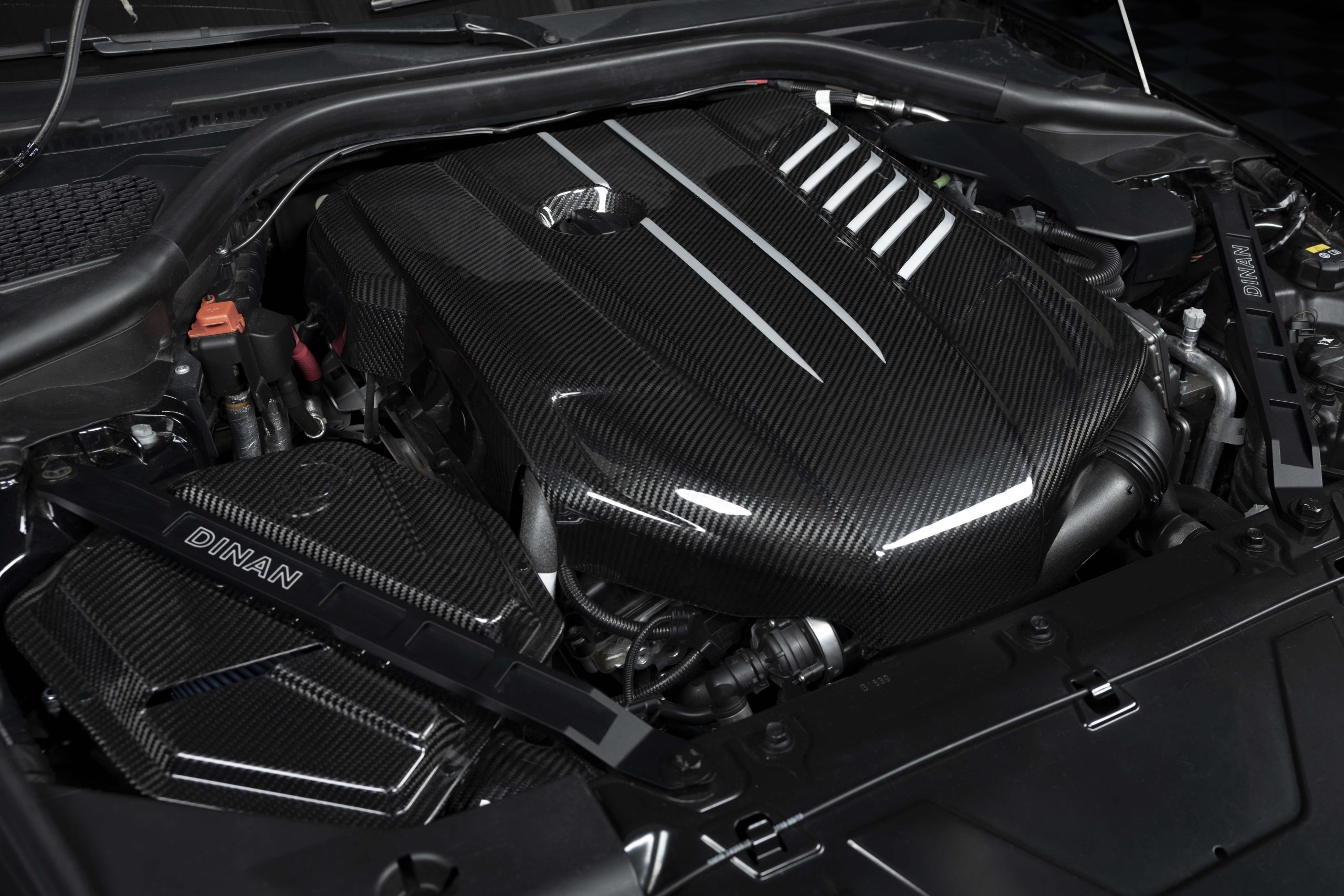 Barres de renfort de dômes d'amortisseurs DINAN – Toyota Supra (GR) – D180-0017 – Image 2