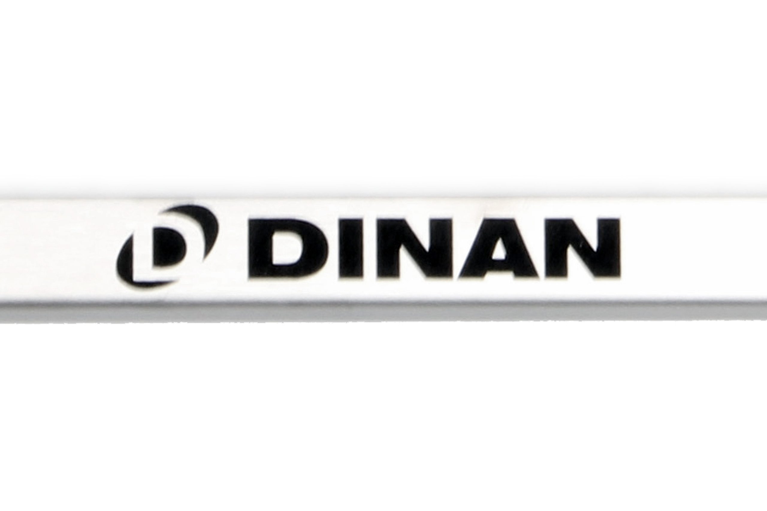 Cadre de plaque fin inox brossé DINAN – D010-0017 – Image 2