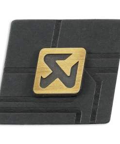 Pin's logo en relief AKRAPOVIC – Image 2