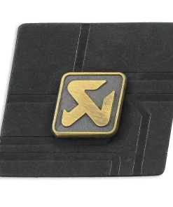 Pin's logo en creux AKRAPOVIC – Image 2