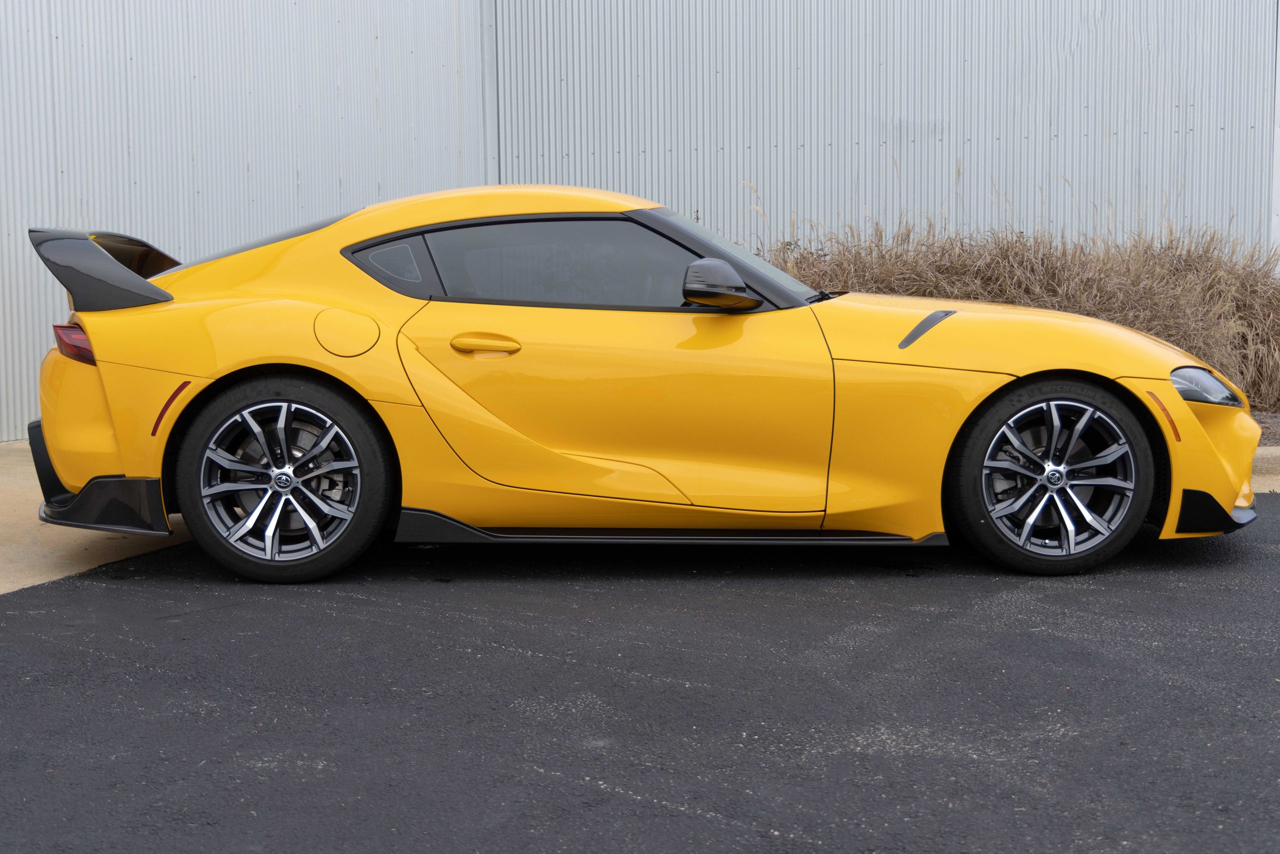 Habillages de rétroviseurs en carbone brillant 2x2 (A90) DINAN – Toyota Supra (GR) – D980-0040 – Image 2