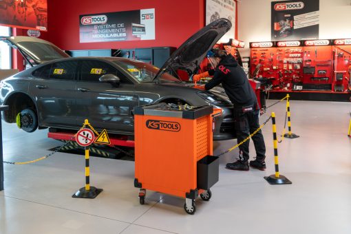 Servante 7 tiroirs orange équipée de 44 outils isolés KS TOOLS – 819.7045