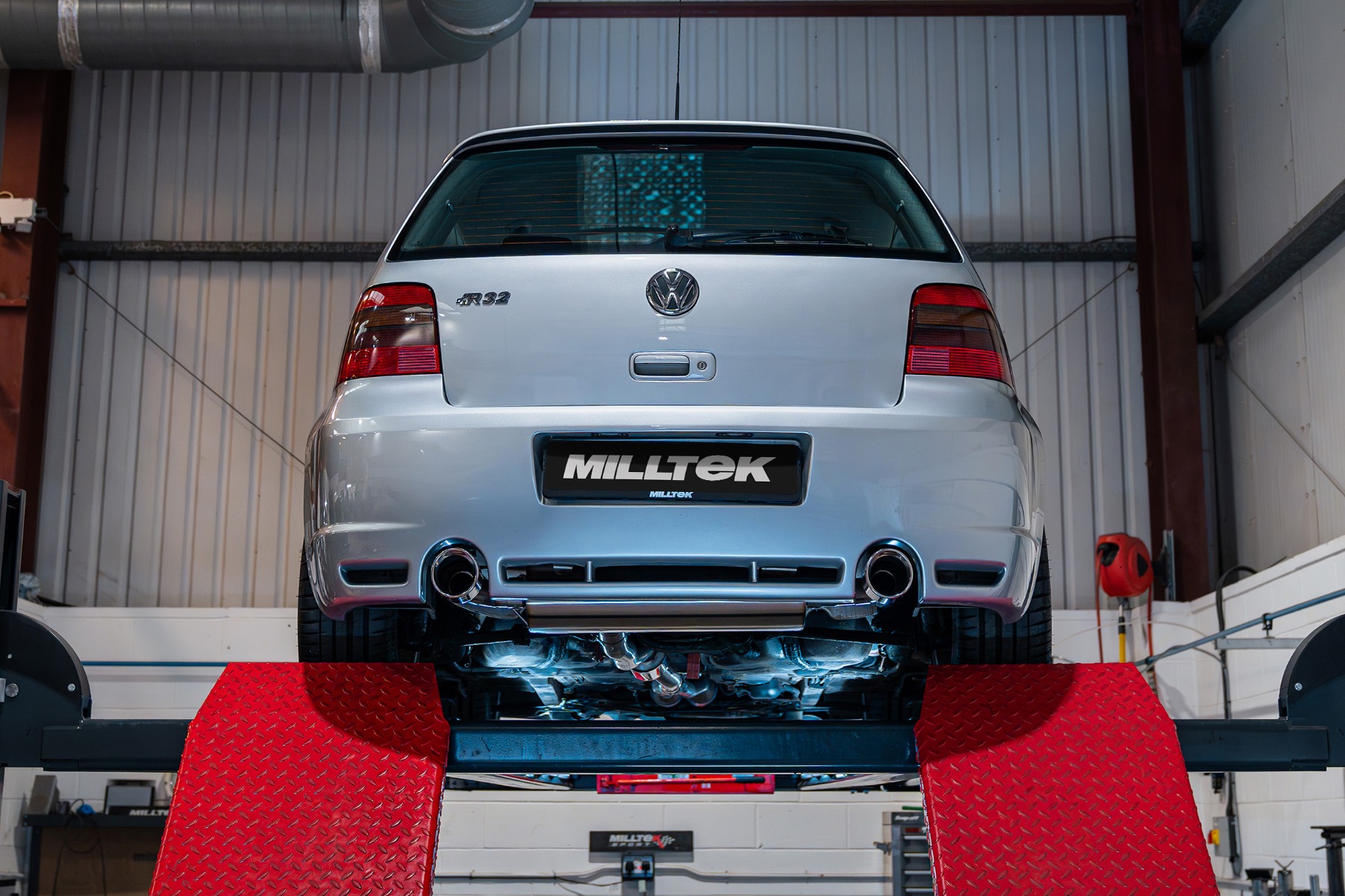 Cat-back non résonnée V2 MILLTEK – Volkswagen Golf (IV) R32 242 ch – SSXVW770 – Image 3