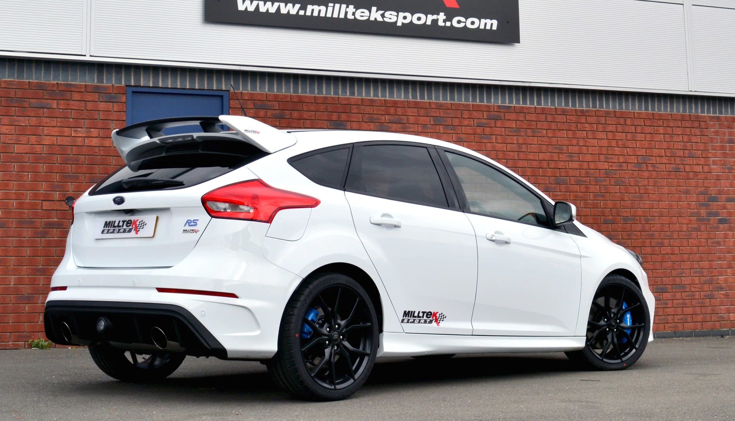 Descente De Turbo Downpipe Tube Inox D cata Milltek Ford Focus RS MK3 descente-de-turbo-downpipe-tube-inox-d-cata-milltek-ford-focus-rs-mk3